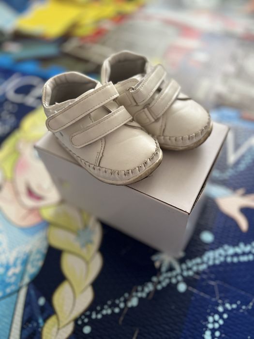 Обувки за момиче 20 номер