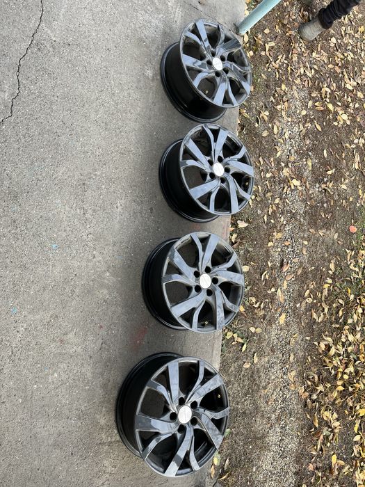 Продам R15 диски новые