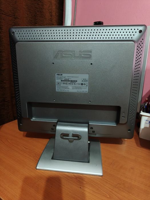 Monitor Asus 17"