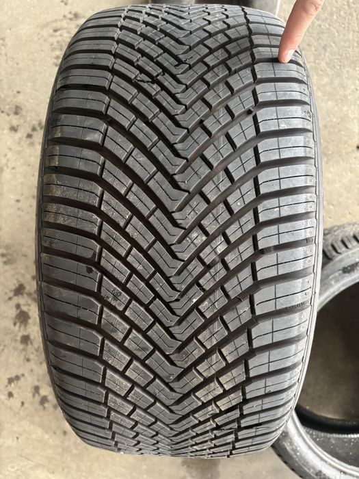 255 40 18 si 225 40 18