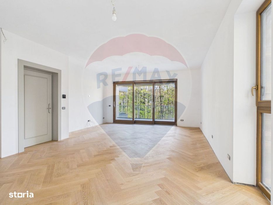 Apartament parter cu 3 camere, curte proprie in inima padurii - Sinaia