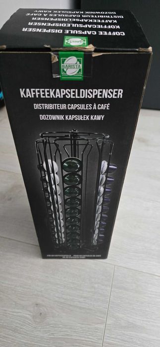 Продавам стойка за кафе капсули (от малките на Неспресо и Лаваца)