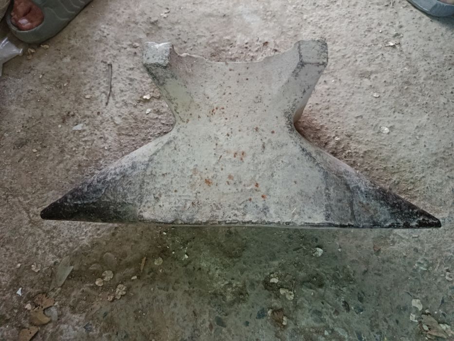 Продаётся наковальня срочно