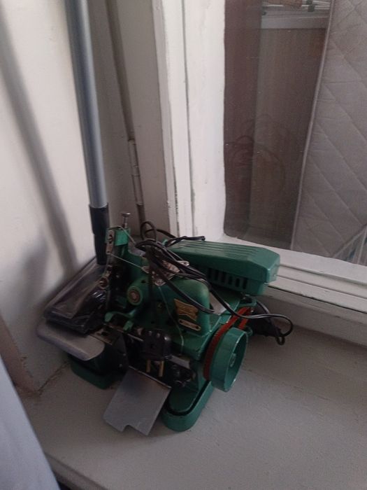 Продается оверлок