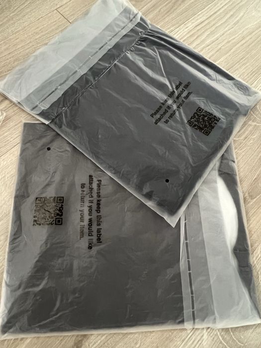 Tricouri Polo noi cu etichetǎ, calitate premium