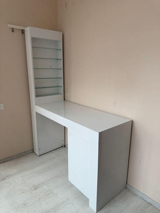 Masă manichiură – MDF, solidă, cu spații de depozitare