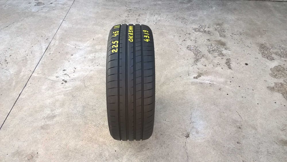 O anvelopa de vara 225 45 18 goodyear F1 asymmetric 5 cu 7,5 mm