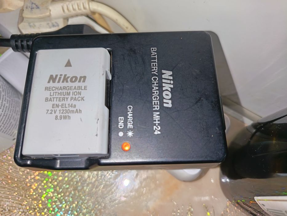 Încărcător+ Baterie Nikon MH-24