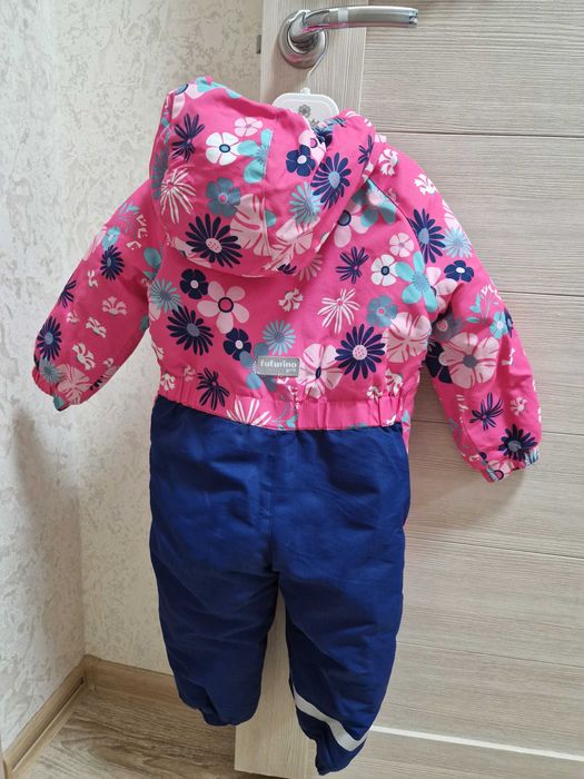 Продам детский зимний комбинезон для девочки