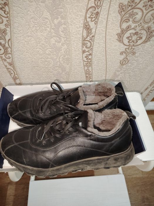 Кроссовки зимние на меху 37, 5 размер