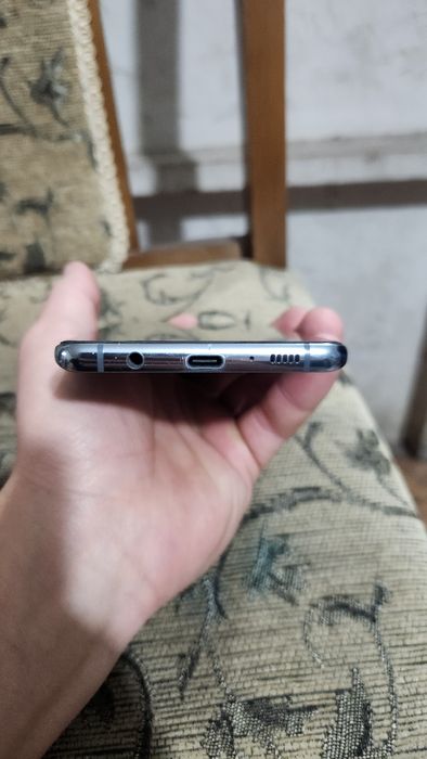Telefon sotiladi sirochna