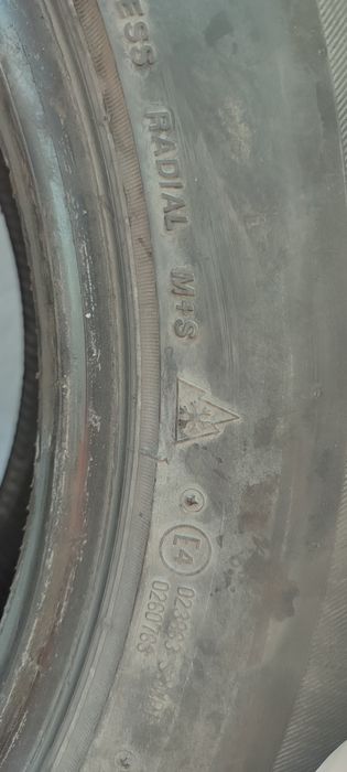 Зимние шины Bridgestone 265/60/18