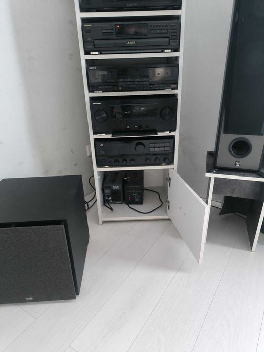 Продам тумбочку под аппаратуру