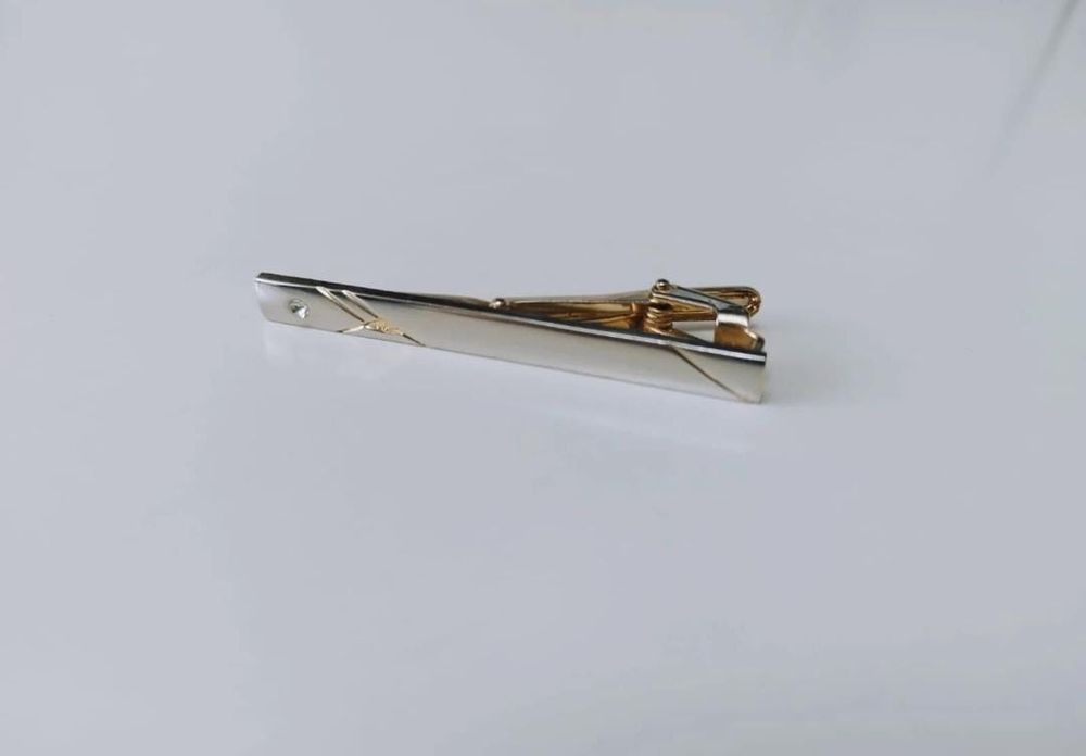 Vechi ac de cravată placat cu argint