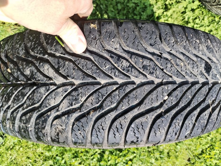 Vând 4 roti de renou Megan an fab 2012,