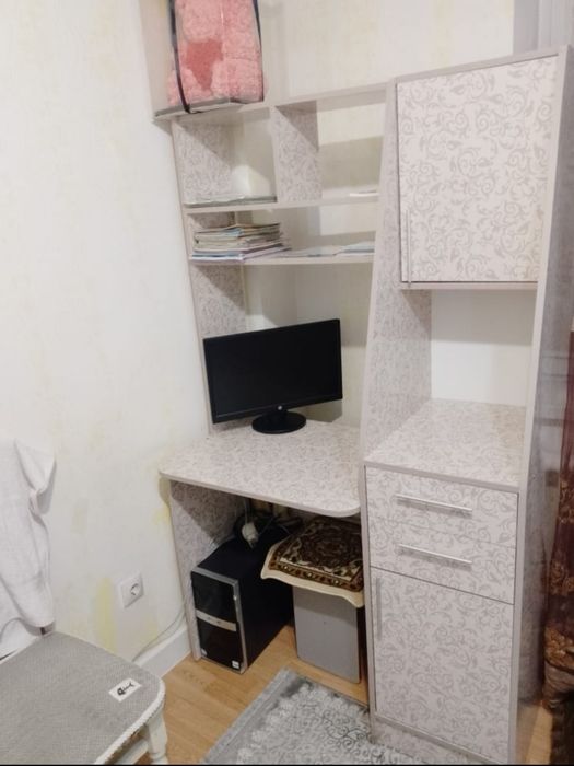 Продам бу книжный  шкаф