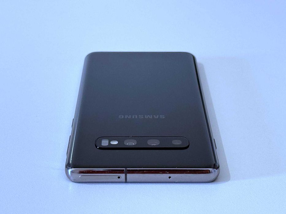 Бартер! Samsung Galaxy S10 Prism Black (Черен)