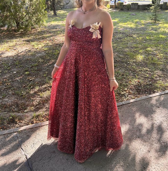 Официална рокля зо повод