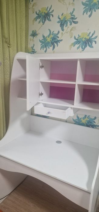 Продам стол  школьный компьютерный