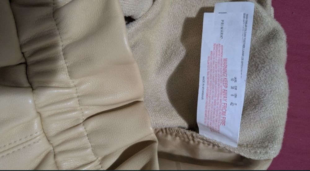 Pantaloni scurți piele m/l