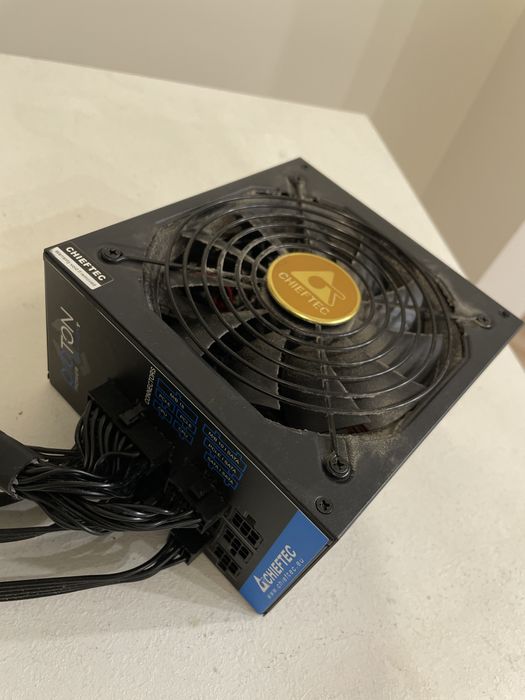 СРОЧНО подам  Блок питания Chieftec Proton 1000W