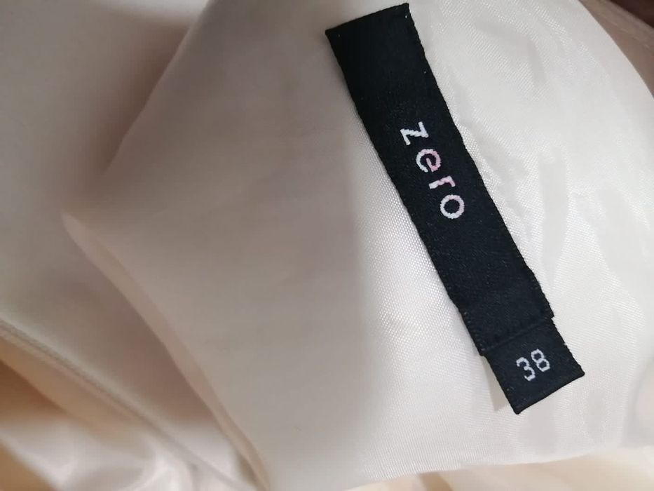 Платья вечерние.