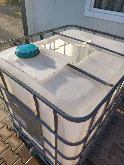 Butoi 1000l curat pe palet cadru metalic