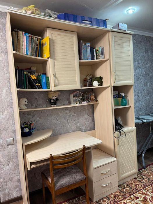 Продам уголок школьника состоит из 4 предметов