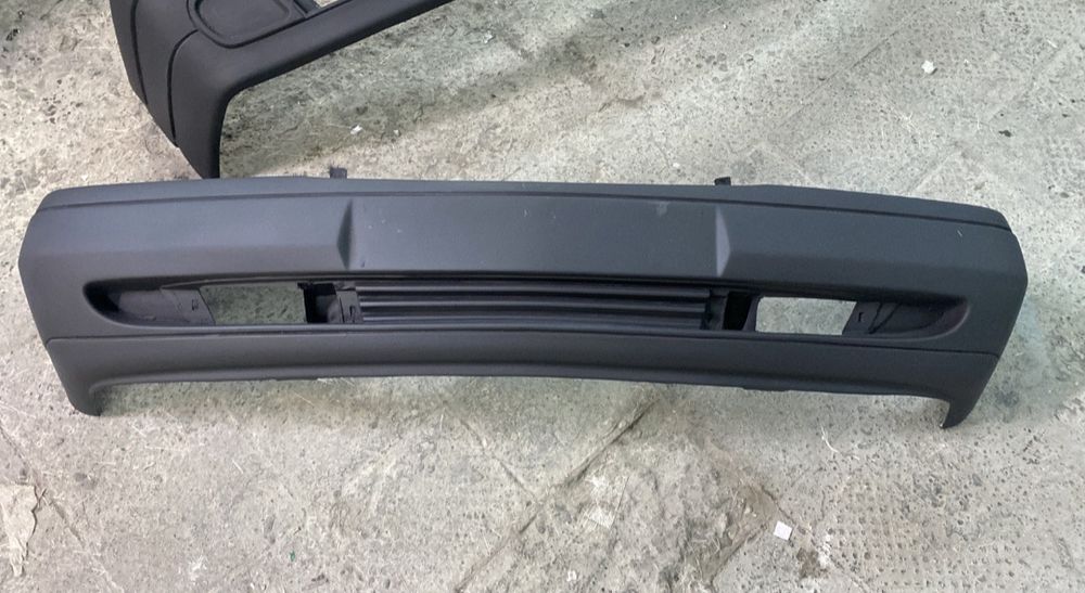 Продам мерс 202 пер 2 вид стелопластик бампер