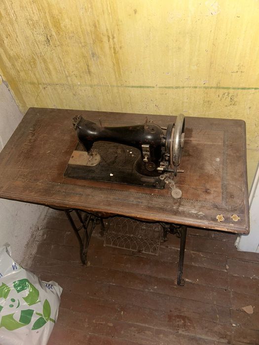 Крачна шивашка машина