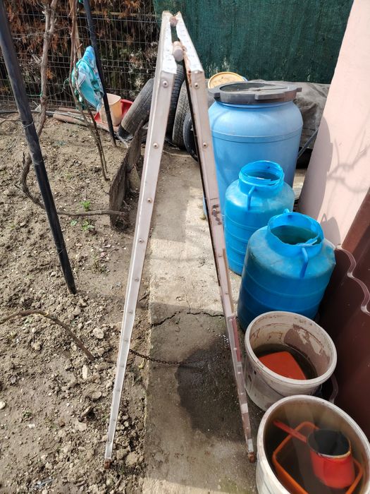 Capră publicitara pe structura metalica