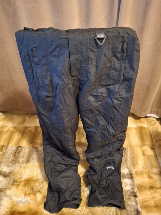 Ски облекло - якета, грейкика