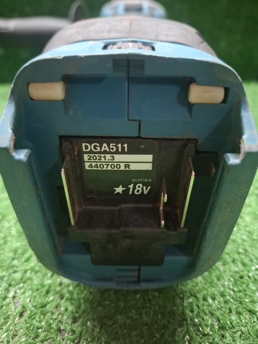 Безчетков шлайф на Makita DGA511 с регулаж на оборотите