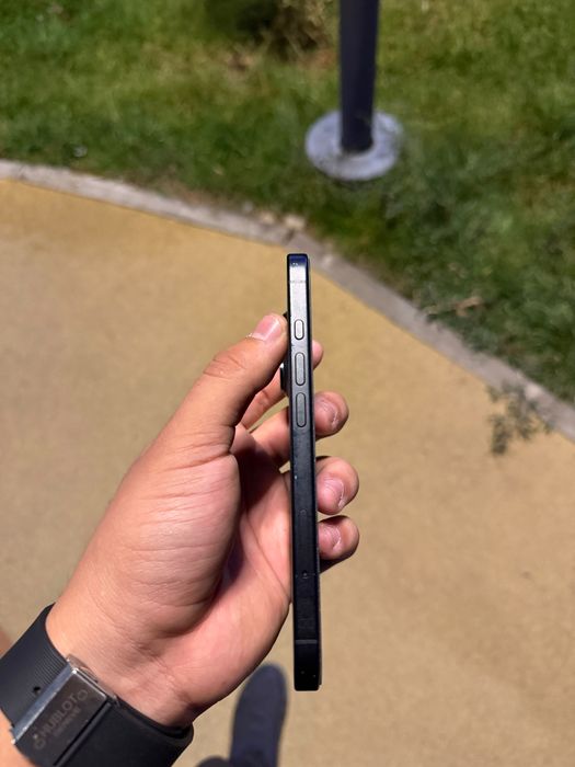 Продаю Iphone 16 на 128гб