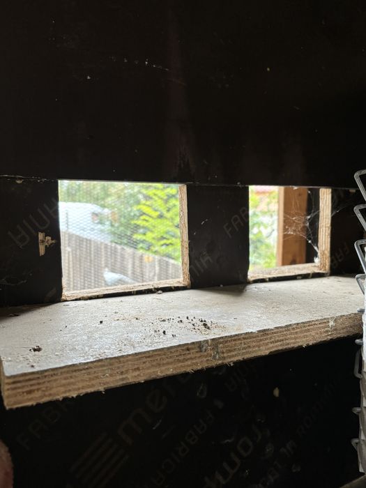 Voliera din lemn, acoperis tabla-ideala pentru porumbei