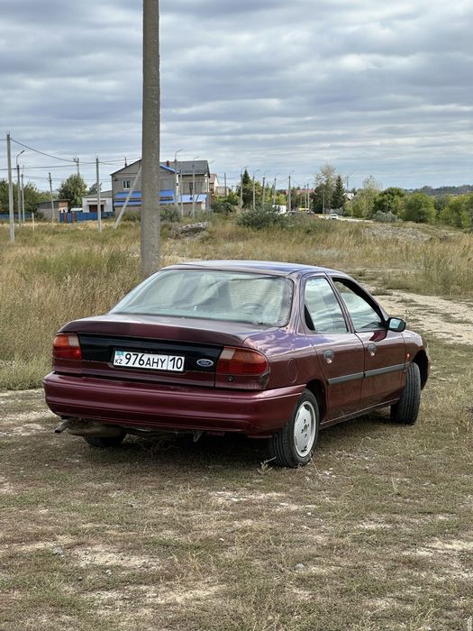 Ford Mondeo 1995, 1.8