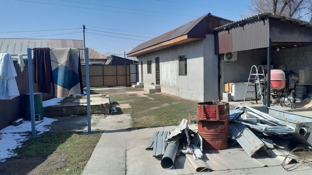 Продам  времянку  В центре  Байсерке