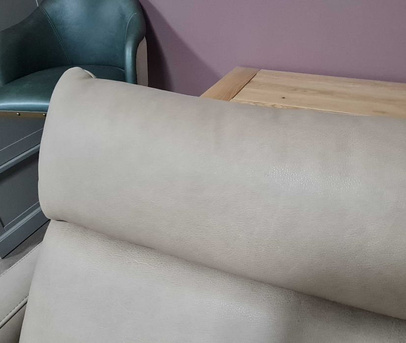 Италиански кожен диван тройка с електрически релаксиращ механизъм