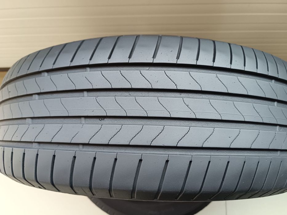 2бр летни гуми 215/65/17/Bridgestone turanzza6/Enleten6/dot0924/5мм грайфер