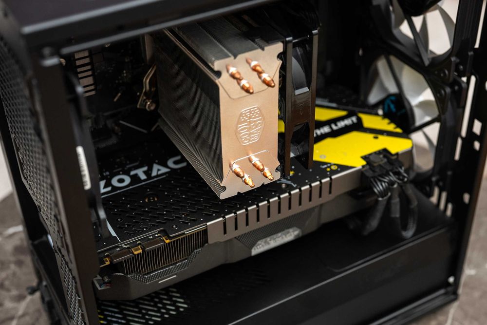 Настолен Компютър Ryzen 5 5600X, DDR4 32GB @3000, ZOTAC GTX 1080 AMP Extreme 8GB, Windows 11 Pro