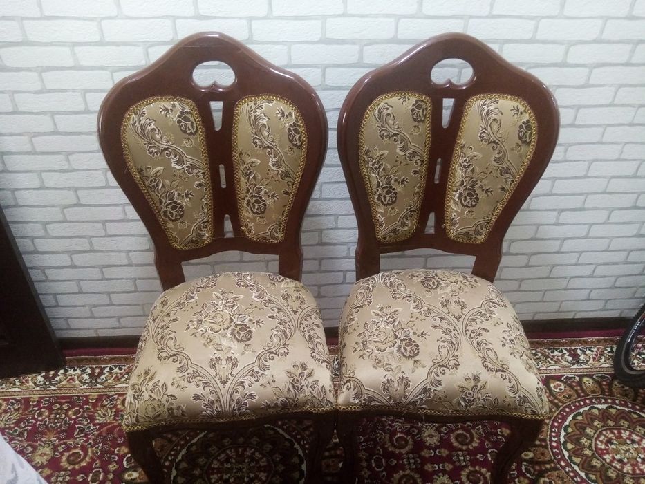 Стол и стулья 12 штук