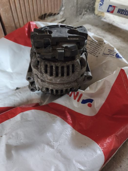 Vând faruri stopuri alternatoare unul cu servo unul fără electromotor