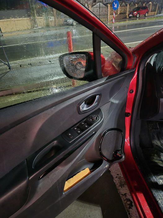 Renault Clio 4 echipare de varf