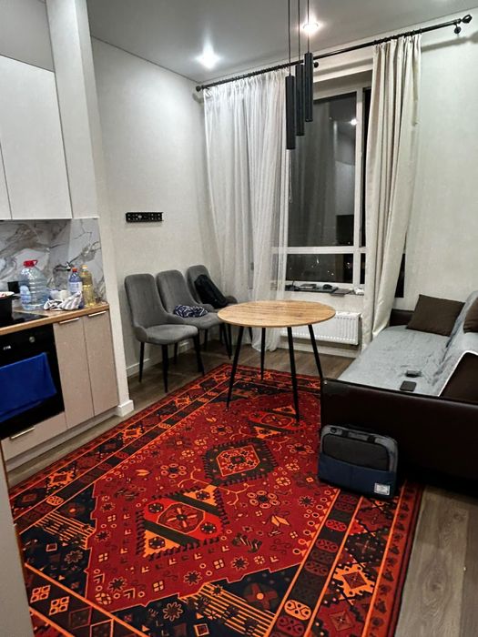 1 бөлмелі пәтер, Оң жағалау, чингиз айтматов