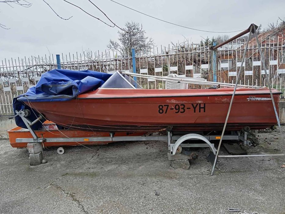 Моторна лодка 4.20м