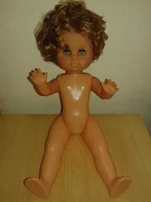 Papusa cu numar de serie- inseriata pentru colectionari