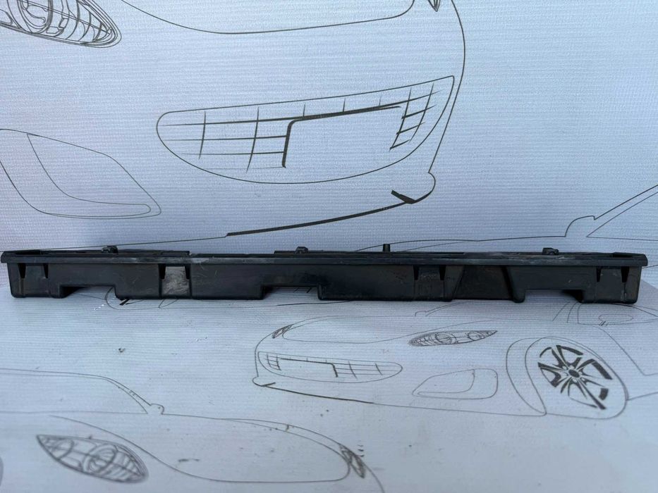 Suport Ghidaj Prag Lateral Dreapta BMW Seria 1 Cod OEM 51777240914 (5C2)
