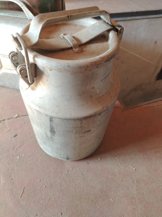 Продам бидон алюминевый 10л