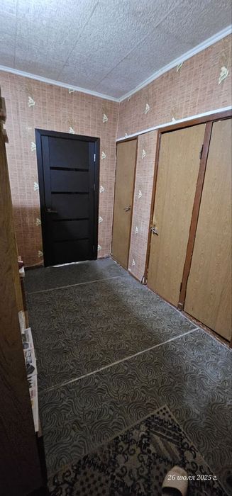 СРОЧНО ПРОДАЁТСЯ  2х комнатная  квартира с мебелью, напротив станц