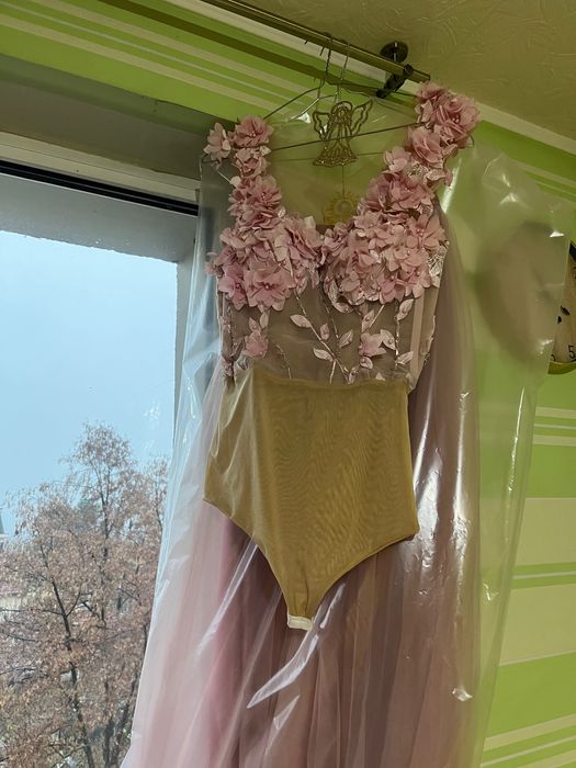 Абитуриентска рокля